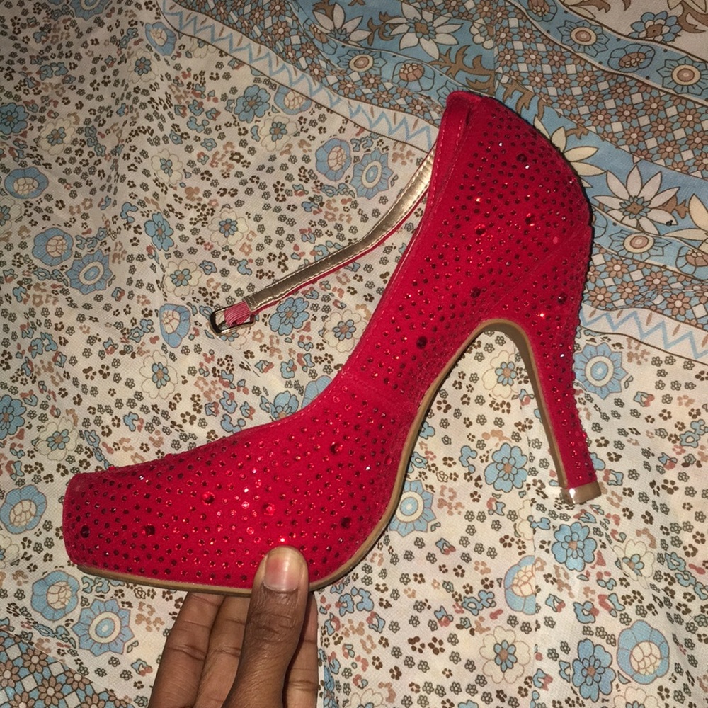 Velvet Red Diamond Shoes - Picture 5 of 8